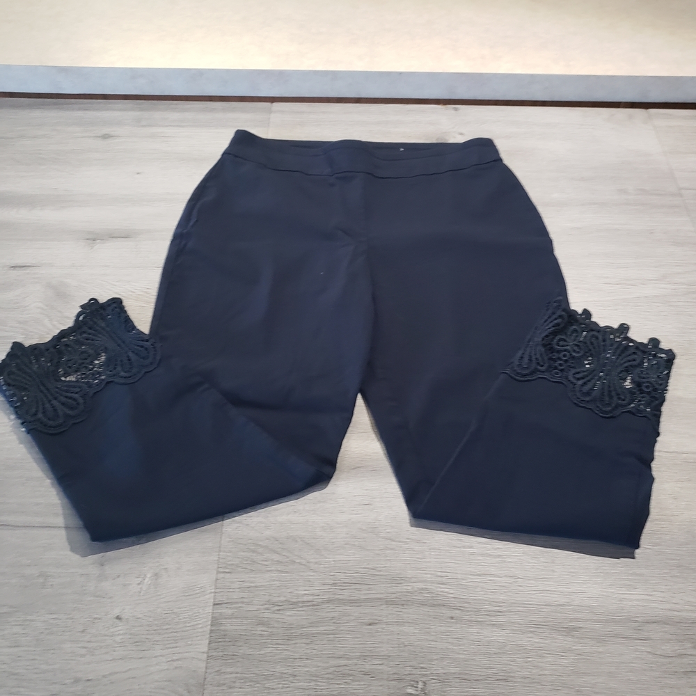 Elegant‎ Navy Women's Cropped Pants with Lace